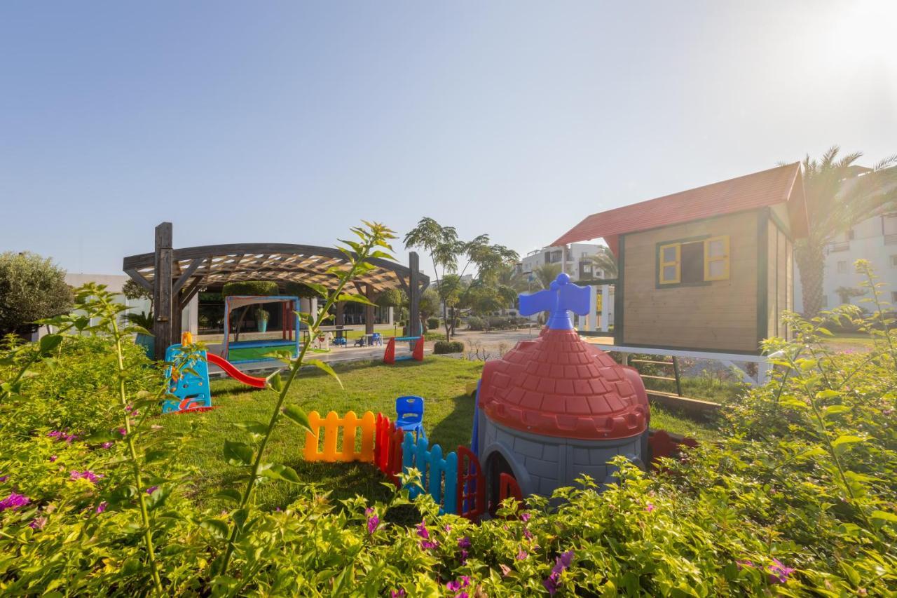 Thalassa Beach Family & Waterpark Resort Vokolidha Exteriér fotografie